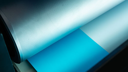 彩鋼板覆膜（彩鋼瓦覆膜）的優(yōu)勢