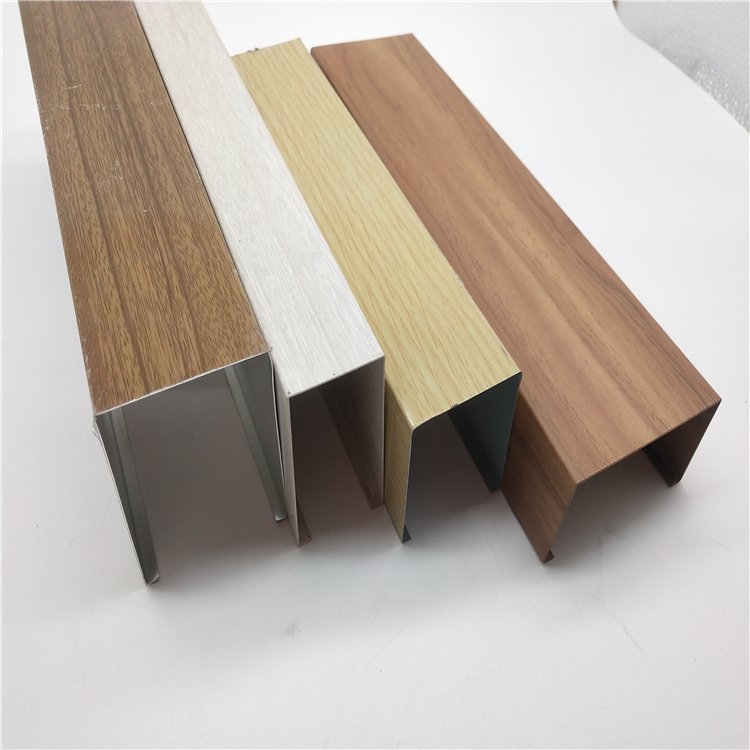 金屬覆膜板可以應(yīng)用在哪些行業(yè)？建筑裝飾用什么材料？